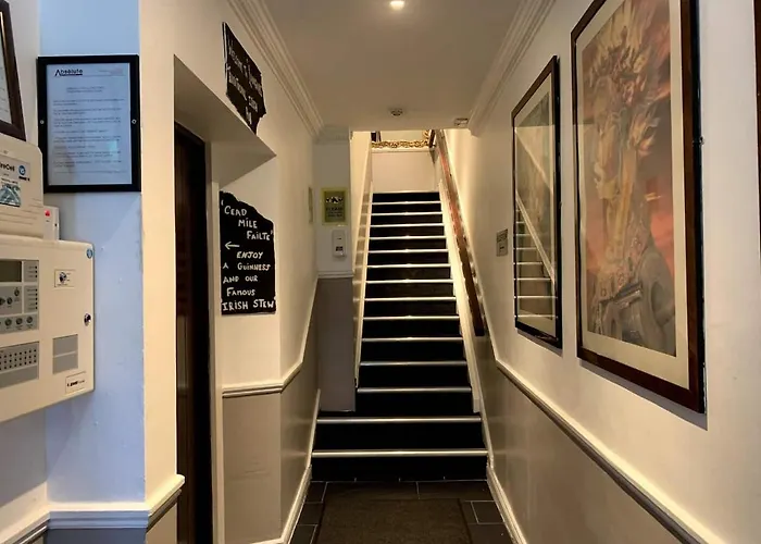 Clifton Court Hotel